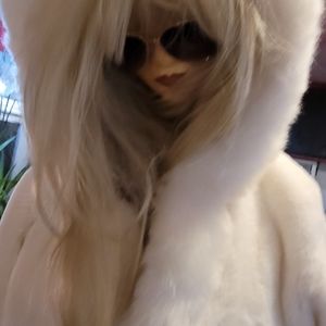 COPY - NEW FASHION VOGUE OFF WHITE FAUX FUR HOODED WINTER COAT US SIZE 12/14